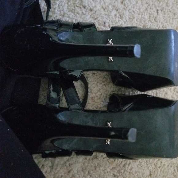 Fergie heels - Picture 4 of 4